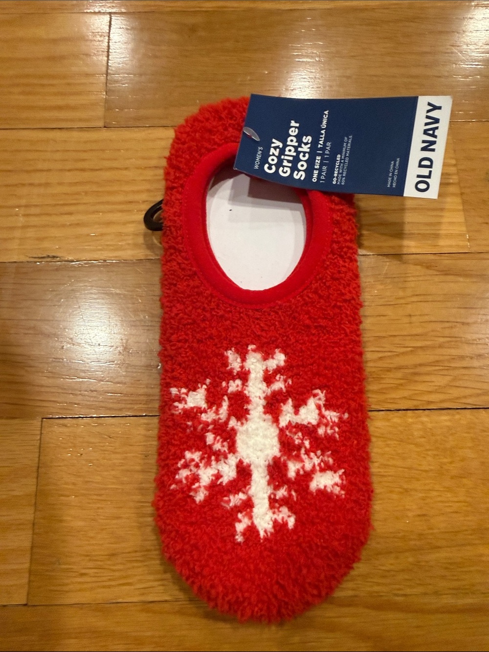 NWT Old Navy women’s cozy gripper socks size os.